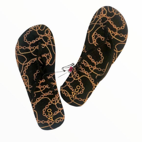 NWT - Golden Chains Design Flip Flops โจ - Picture 1 of 2